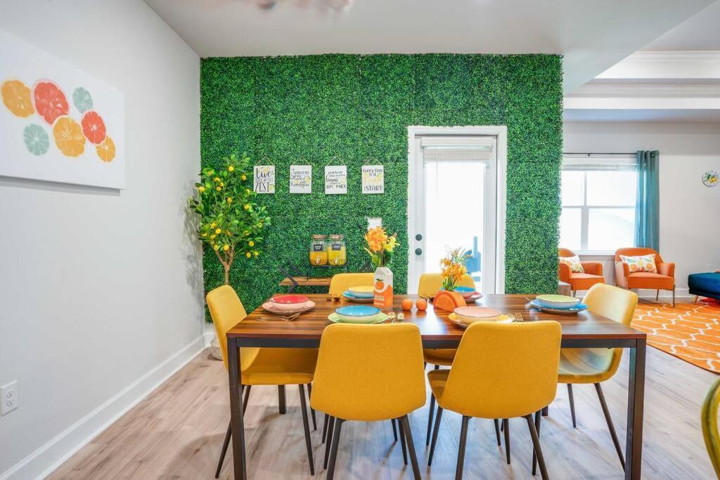 Citrus Cottage: Comfy - Hwy 10 - Peaceful Retreat Hébergement de vacances Tallahassee