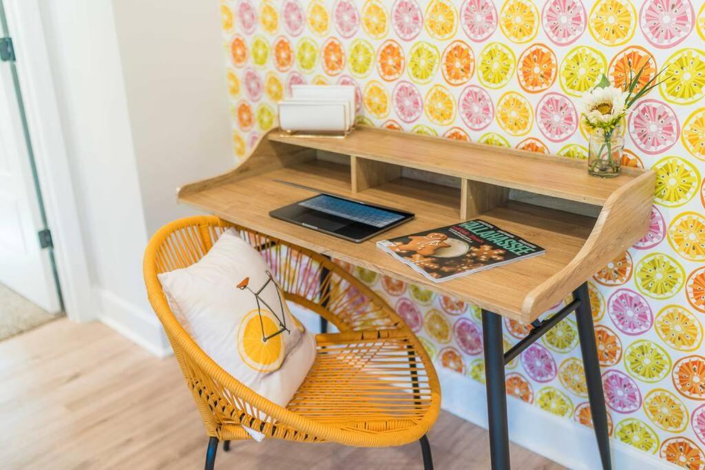 Citrus Cottage: Comfy - Hwy 10 - Peaceful Retreat Tallahassee