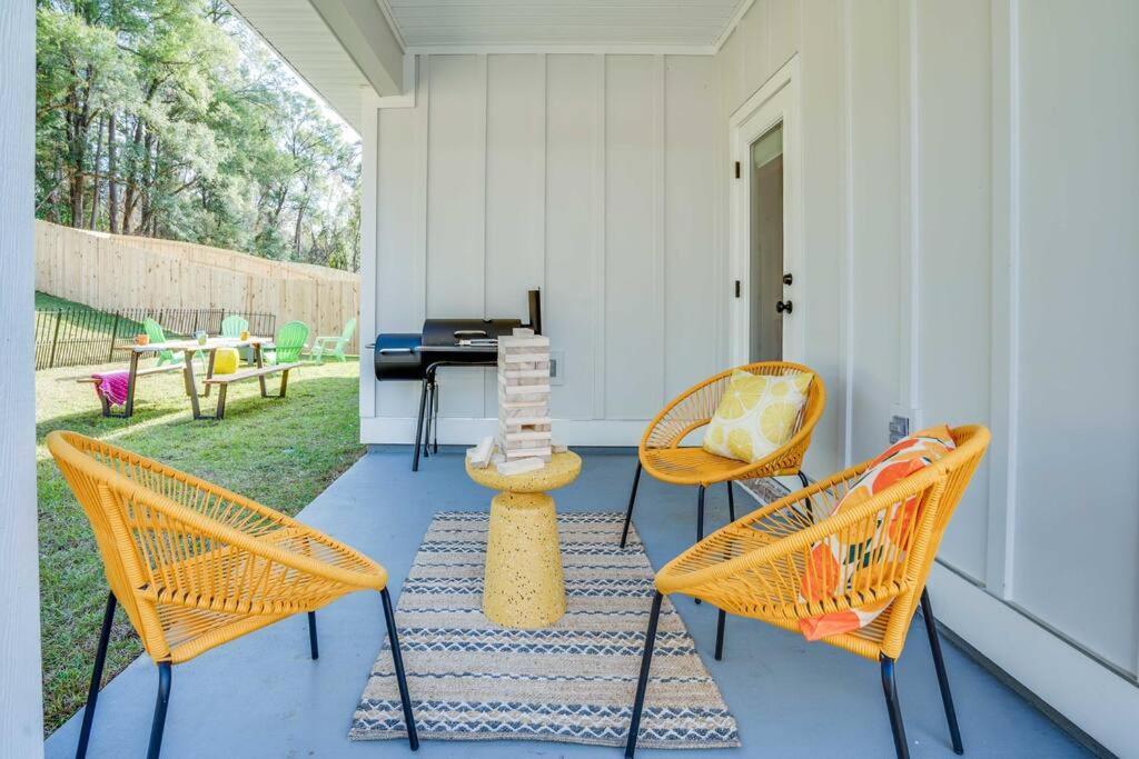Citrus Cottage: Comfy - Hwy 10 - Peaceful Retreat *
