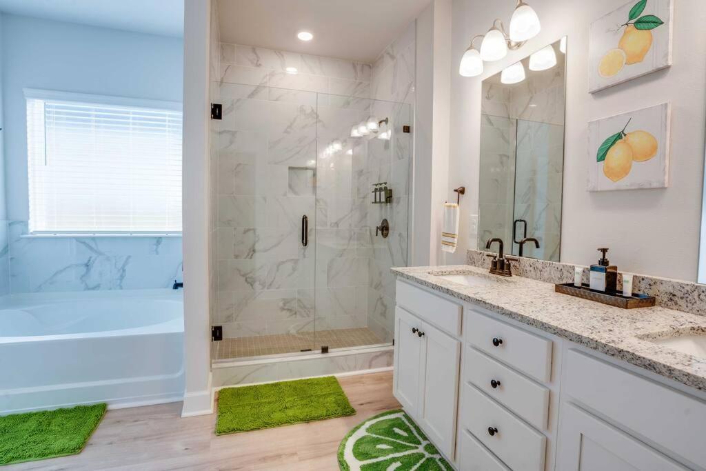 Citrus Cottage: Comfy - Hwy 10 - Peaceful Retreat *