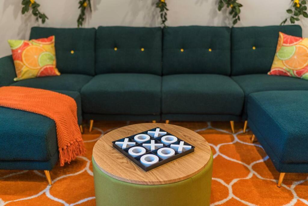 Citrus Cottage: Comfy - Hwy 10 - Peaceful Retreat *