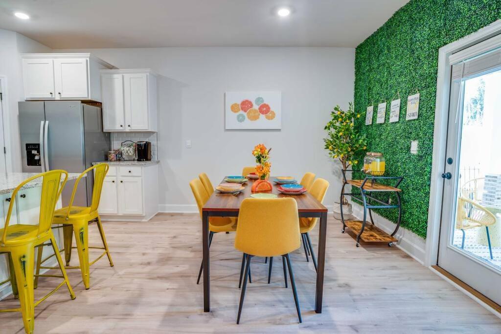 Hébergement de vacances Citrus Cottage: Comfy - Hwy 10 - Peaceful Retreat
